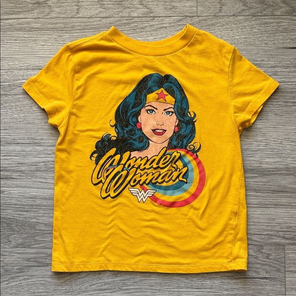 Wonder Woman Short Sleeve Tee in Yellow Girls Size L
